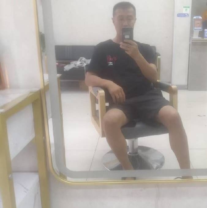闫杰的第一张照片--杭州闪婚服务中心